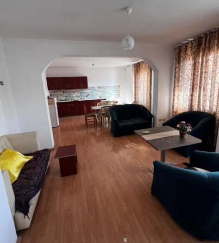 Tirane, jepet me qera apartament 2+1+Ballkon Kati 6, 153 m² 400 € (astir)