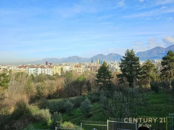 Tirane, shitet apartament 3+1 Kati 3, 110 m² 175.000 € (Kopshti Botanik)