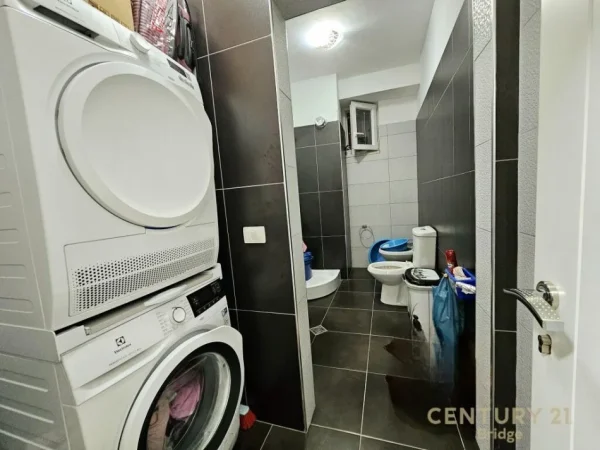 Tirane, shitet apartament 3+1 Kati 3, 110 m² 175.000 € (Kopshti Botanik)