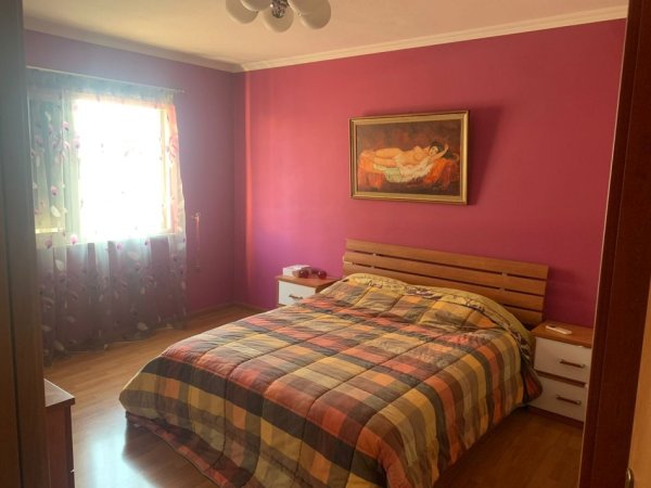 Tirane, jepet me qera apartament 1+1 Kati 7, 82 m² 600 € (KOMUNA E PARISIT)