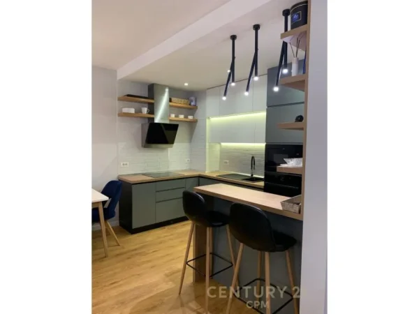 Tirane, jepet me qera apartament 2+1 Kati 6, 98 m² 800 € (Komuna e Parisit)