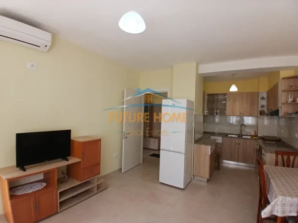 Tirane, jepet me qera apartament 1+1+Ballkon , 65 m² 350 € (ali demi)