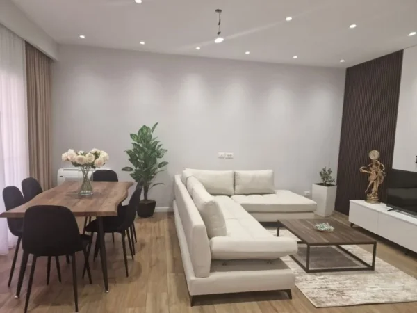 Tirane, jepet me qera 1+1+Ballkon Kati 2, 86 m² 830 € (Rruga e Bogdaneve)