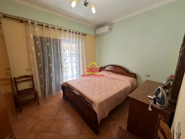 Vlore, jepet me qera apartament 2+1 Kati 4, 120 m² 500 € (Lagjia Pavaresia)