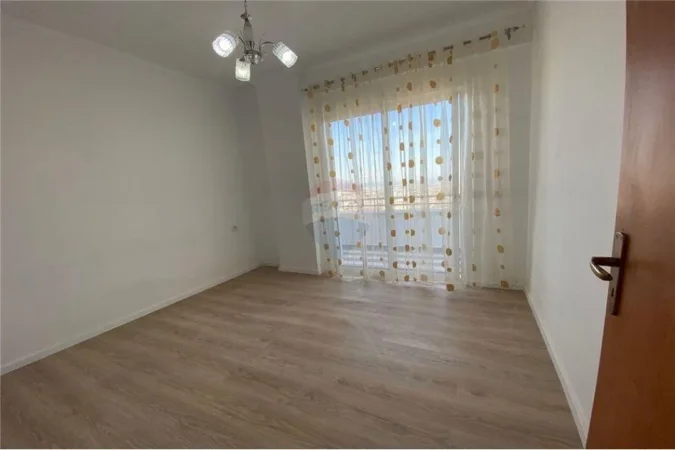 Tirane, shitet apartament 2+1 Kati 2, 83 m² 96.000 € (Rruga e Dajtit - Fresku)
