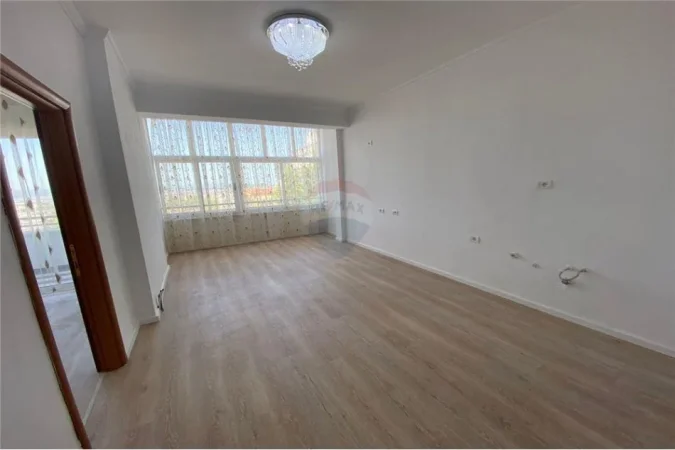 Tirane, shitet apartament 1+1 Kati 2, 60 m² 76.000 € (Rruga e Dajtit - Fresku)