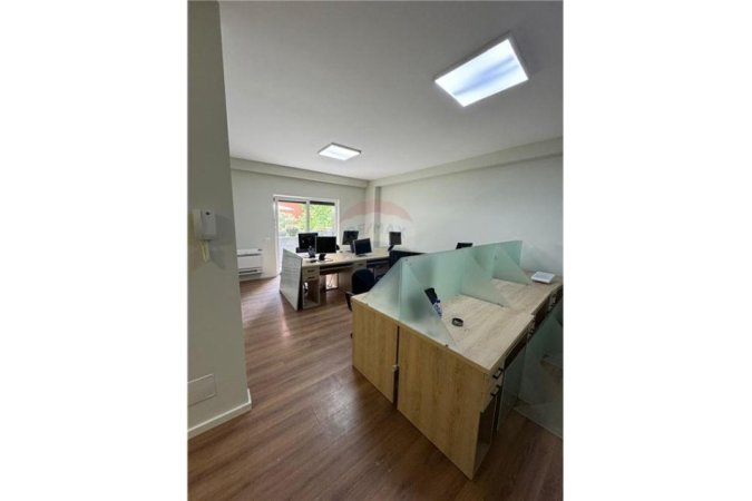Shqiperi, jepet me qera zyre Kati 1, 150 m² 750 € (Rruga Panorama)
