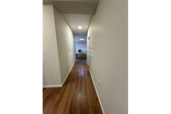 Shqiperi, jepet me qera zyre Kati 1, 150 m² 750 € (Rruga Panorama)