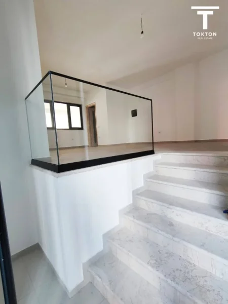 Tirane, shitet ambient biznesi Kati 0, 45 m² 120.000 € (Astir) tt 999