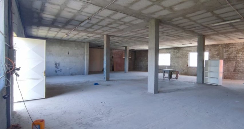 Tirane, jepet me qera Kati 2, 350 m² 500 € (Univers Reklama Kashar)