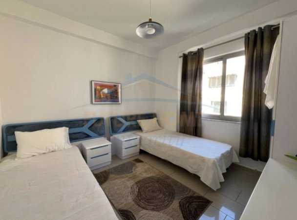 Tirane, jepet me qera apartament 2+1+Ballkon Kati 4, 100 m² 600 € (Myslym Shyri)
