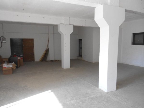 Tirane, jepet me qera Kati 2, 410 m² 1.000 € (Siri Kodra)
