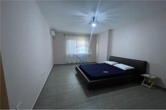 Tirane, jepet me qera apartament 2+1 Kati 4, 113 m² 550 € (Yzberisht)