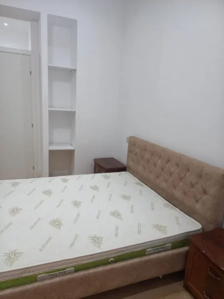 Tirane, jepet me qera apartament 2+1 Kati 1, 70 m² 330 € (Ali Demi)