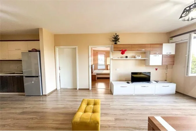 Tirane, jepet me qera apartament 2+1 , 92 m² 600 € (Rruga Frosina Plaku - 21 Dhjetori)