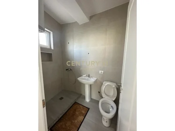 Tirane, jepet me qera apartament 2+1 Kati 4, 113 m² 530 € (LIQENI I THATE)