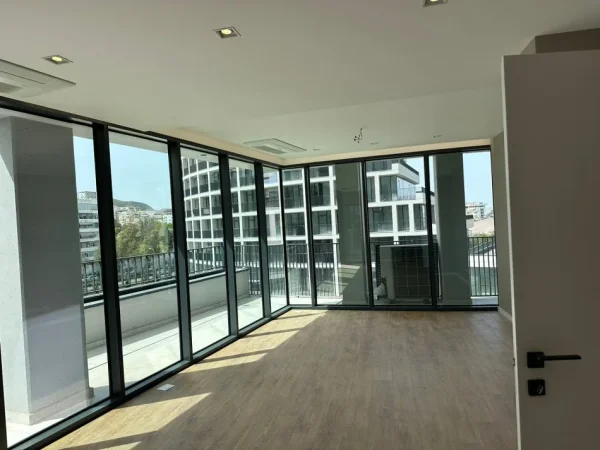 Tirane, jepet me qera apartament 2+1 Kati 4, 110 m² 1.300 € (Lake View)