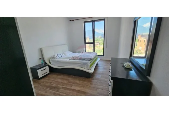 Tirane, jepet me qera apartament 2+1 , 78 m² 500 € (Xhanefizo Keko - Porcelan)