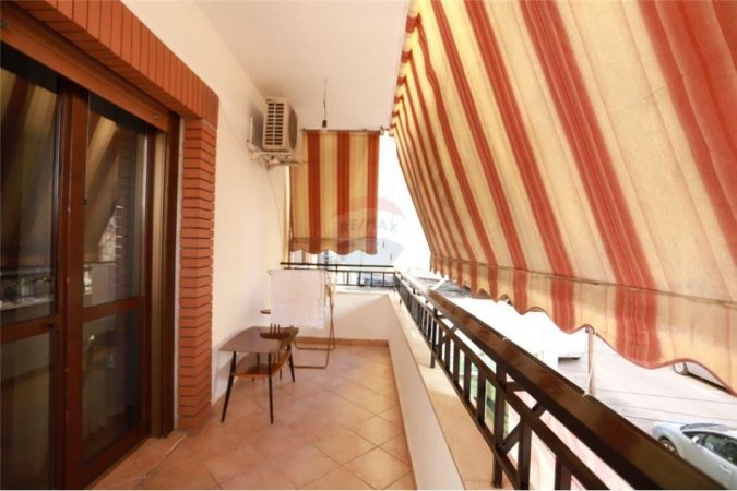 Tirane, jepet me qera apartament 1+1 Kati 2, 70 m² 520 € (Komuna e Parisit)
