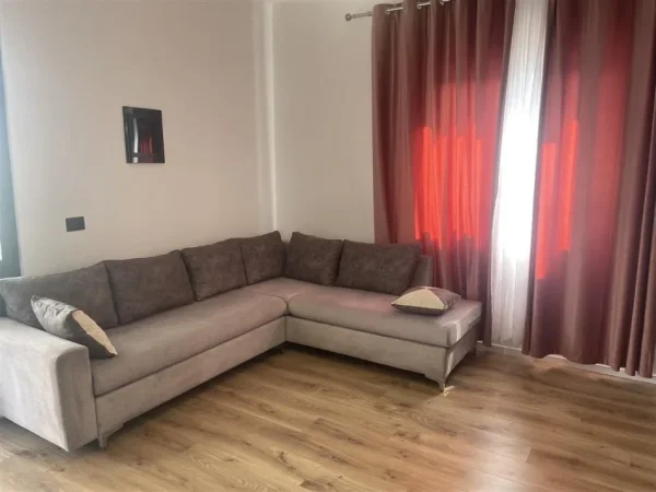 Tirane, jepet me qera apartament 2+1+Ballkon Kati 2, 85 m² 400 € (Astir , prane wellit)