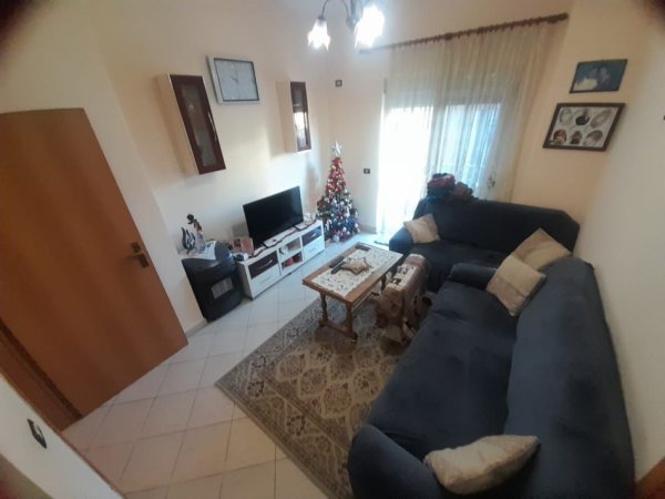Tirane, shitet apartament 2+1 Kati 2, 80 m² 120.000 € (Xhamlliku)