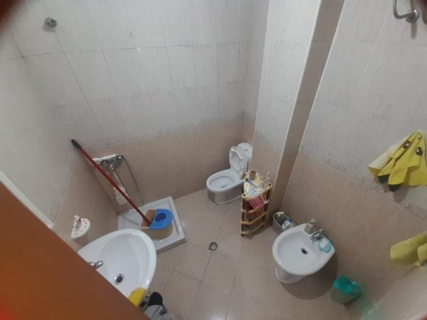 Tirane, shitet apartament 2+1 Kati 2, 80 m² 120.000 € (Xhamlliku)