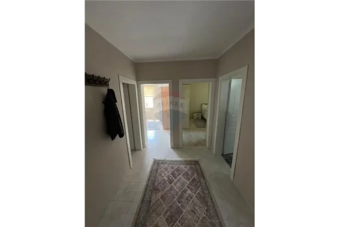 Tirane, jepet me qera apartament 2+1 Kati 1, 81 m² 700 € (Pazari i Ri, Rruga Tefta Tashko, 9-Kateshet)