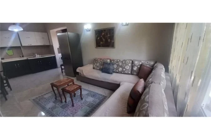 Tirane, jepet me qera apartament 1+1 Kati 4, 65 m² 570 € (Rruga e Kavajes)