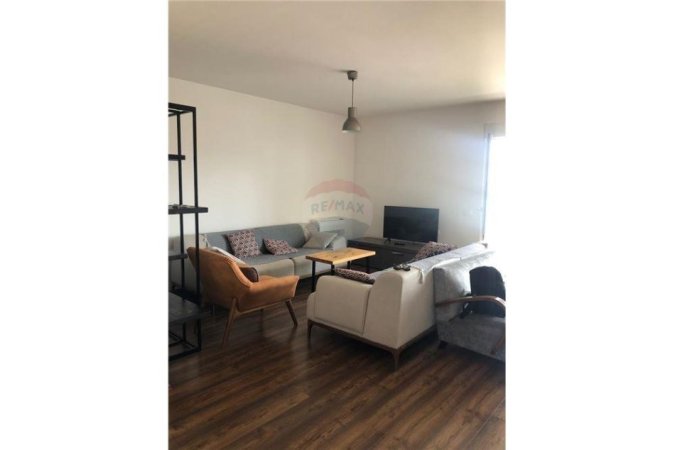 jepet me qera apartament 1+1 Kati 8, 95 m² 600 € (Rruga Frosina Plaku)