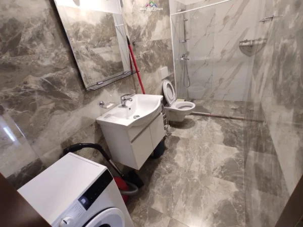 Tirane, jepet me qera apartament 1+1 Kati 3, 60 m² 500 Euro (Rruga e elbasanit)