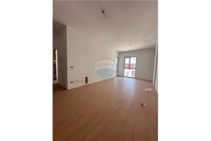 Tirane, shitet apartament 2+1 Kati 8, 85 m² 84.000 € (UniversCity)