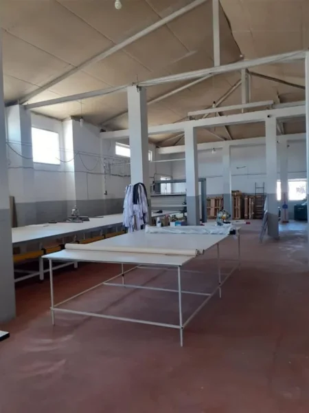 Tirane, jepet me qera ambjent biznesi Kati 2, 365 m² 750 € (Sauk)