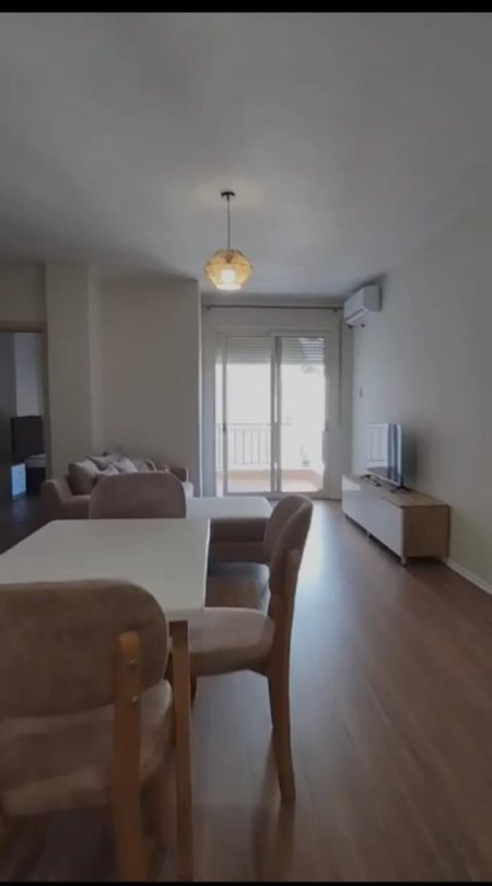 Tirane, jepet me qera apartament 2+1 Kati 6, 450 m² 450 € (ASTIR)
