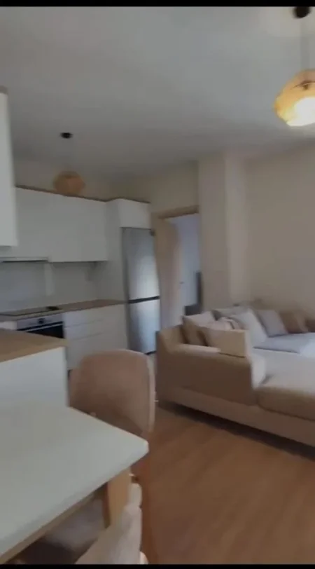 Tirane, jepet me qera apartament 2+1 Kati 6, 450 m² 450 € (ASTIR)