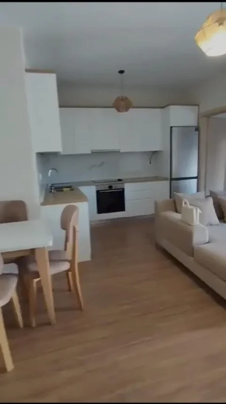 Tirane, jepet me qera apartament 2+1 Kati 6, 450 m² 450 € (ASTIR)