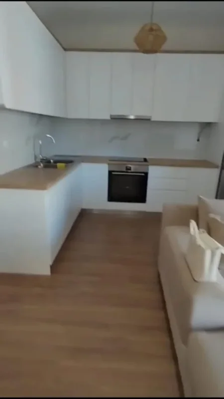 Tirane, jepet me qera apartament 2+1 Kati 6, 450 m² 450 € (ASTIR)