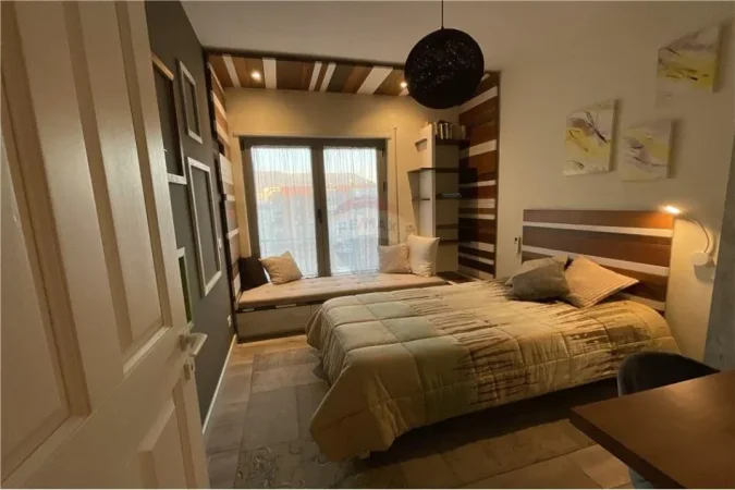 Tirane, jepet me qera apartament 2+1+Ballkon Kati 6, 110 m² 1.300 € (Kompleksi Delijorgji)