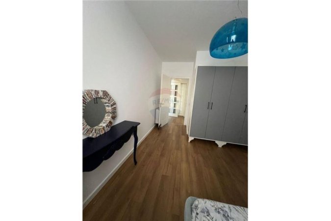 Tirane, jepet me qera apartament 2+1 Kati 2, 100 m² 1.000 € (Hamdi Sina)