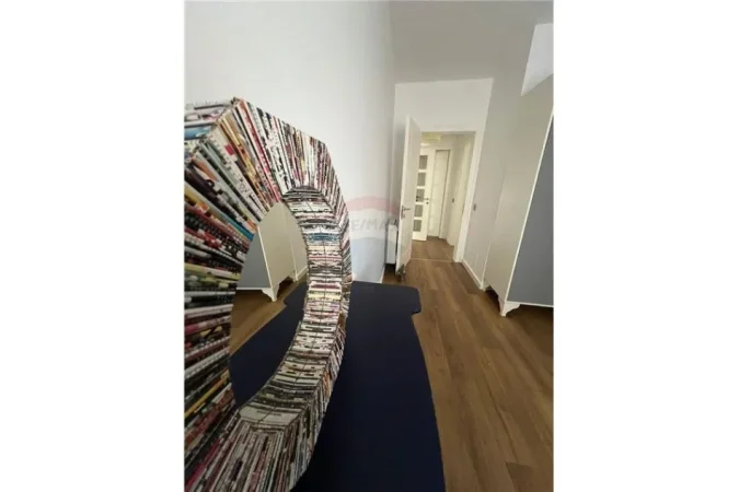 Tirane, jepet me qera apartament 2+1 Kati 2, 100 m² 1.000 € (Hamdi Sina)