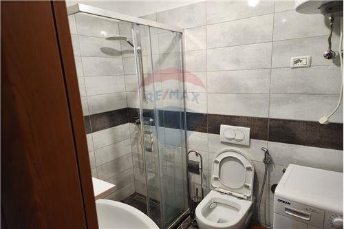 Tirane, jepet me qera apartament 1+1 , 65 m² 400 € (Kodra e Diellit, Shqipëri)