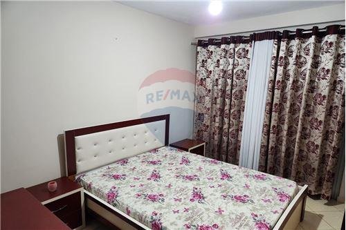 Tirane, jepet me qera apartament 1+1 , 65 m² 400 € (Kodra e Diellit, Shqipëri)