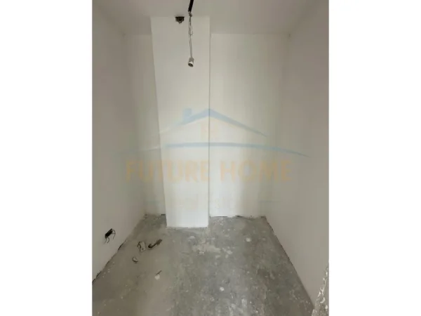 Tirane, shitet apartament 3+1+Aneks+Ballkon Kati 8, 169 m² 440.000 € (Liqeni)