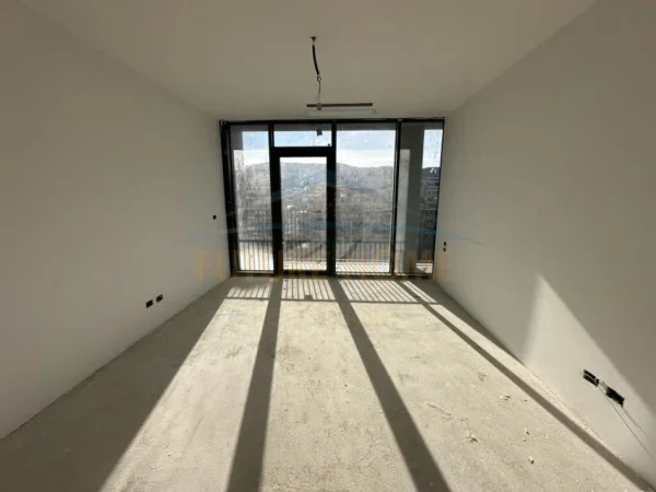 Tirane, shitet apartament 3+1+Aneks+Ballkon Kati 8, 169 m² 440.000 € (Liqeni)
