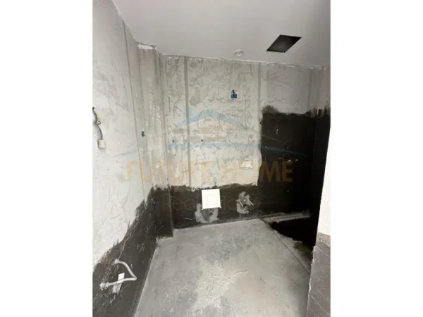 Tirane, shitet apartament 3+1+Aneks+Ballkon Kati 8, 169 m² 440.000 € (Liqeni)