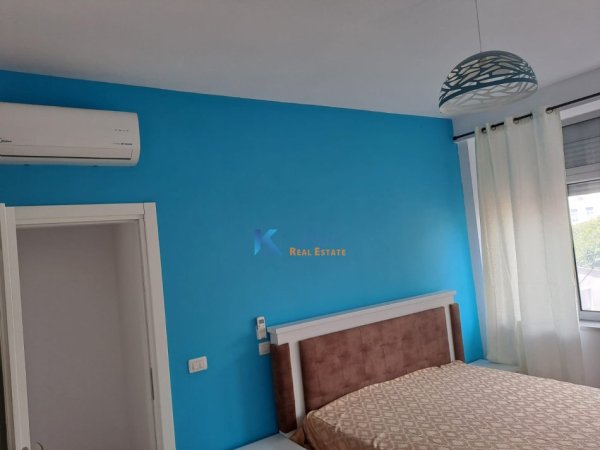 Tirane, jap me qera apartament 2+1 Kati 3, 100 m² 850 € (Bulevardi Zogu I, afer Ministrise se Drejtesise)