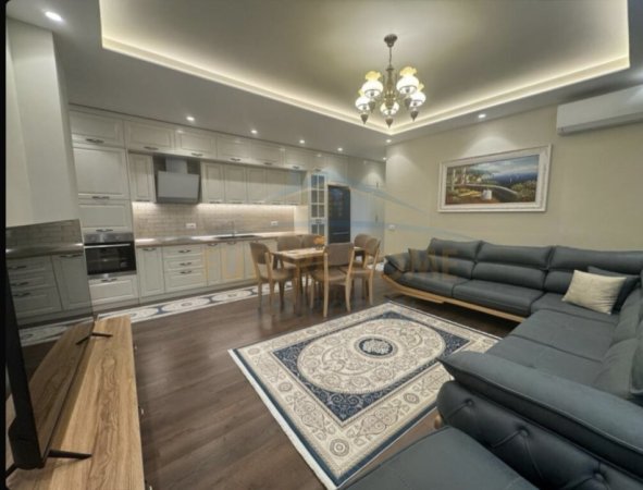 Tirane, jepet me qera apartament 2+1 Kati 2, 86 m² 700 € (Ish Tregu Elektrik)