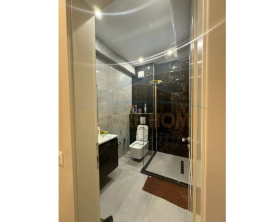 Tirane, jepet me qera apartament 2+1 Kati 2, 86 m² 700 € (Ish Tregu Elektrik)