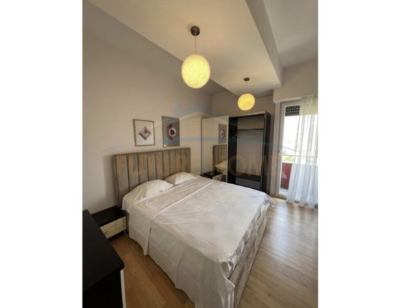 Tirane, jepet me qera apartament 2+1+2 Kati 7, 175 m² 2.100 € (Liqeni Artificial)