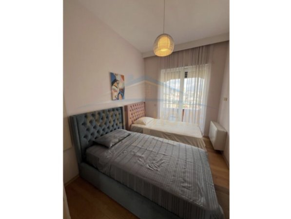 Tirane, jepet me qera apartament 2+1+2 Kati 7, 175 m² 2.100 € (Liqeni Artificial)