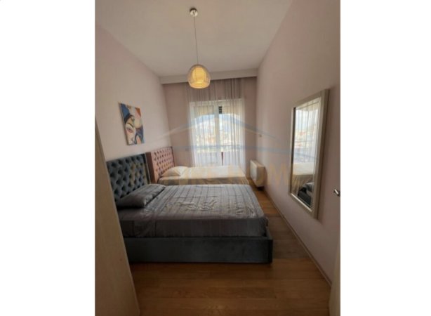 Tirane, jepet me qera apartament 2+1+2 Kati 7, 175 m² 2.100 € (Liqeni Artificial)